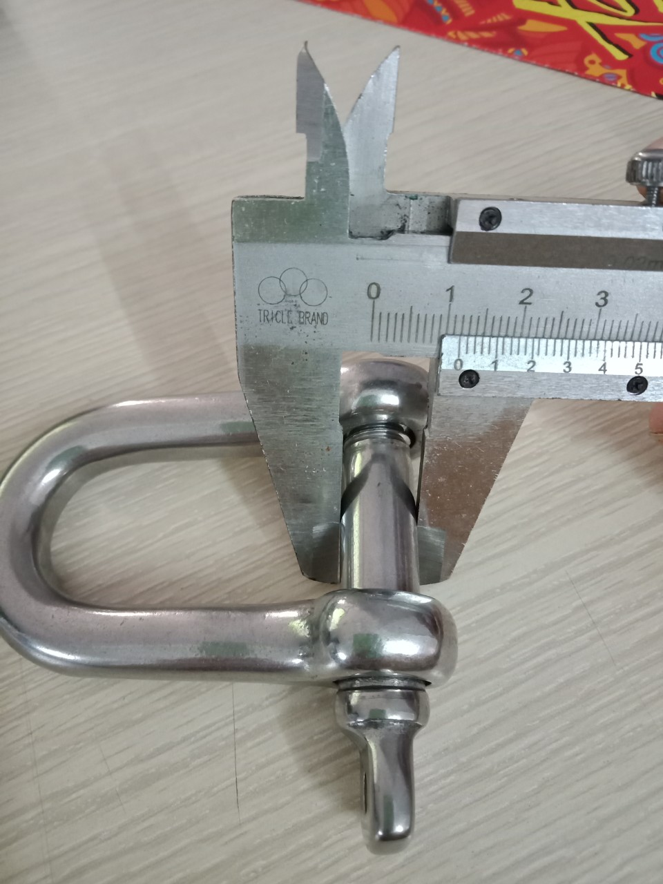 Ma ní chữ U chốt vặn ren